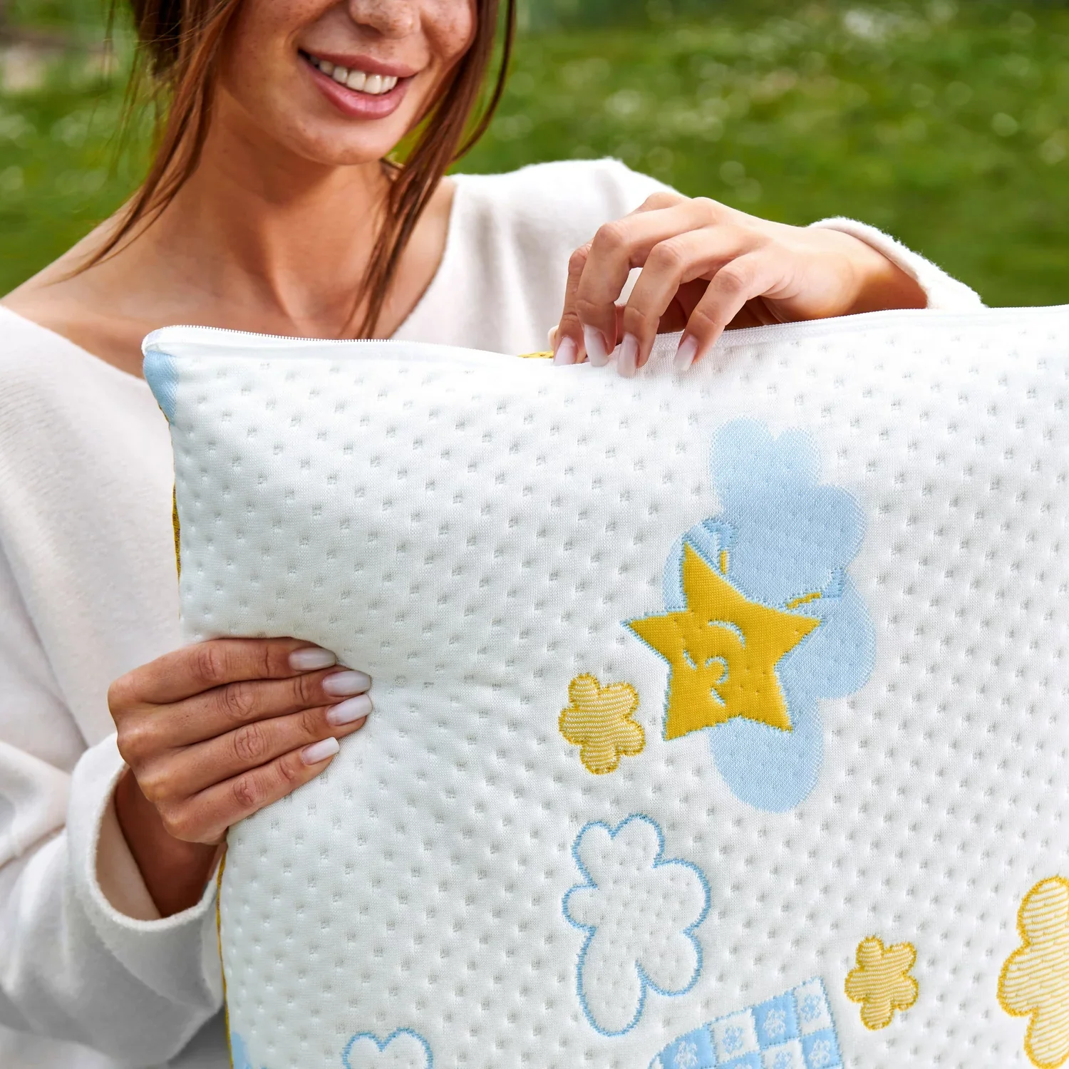 RE:EVOLUTION PILLOW - Image 5